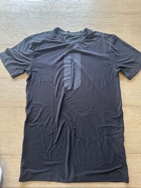 Nobull horns Black Crew Neck Tee with Subtle Front Logo